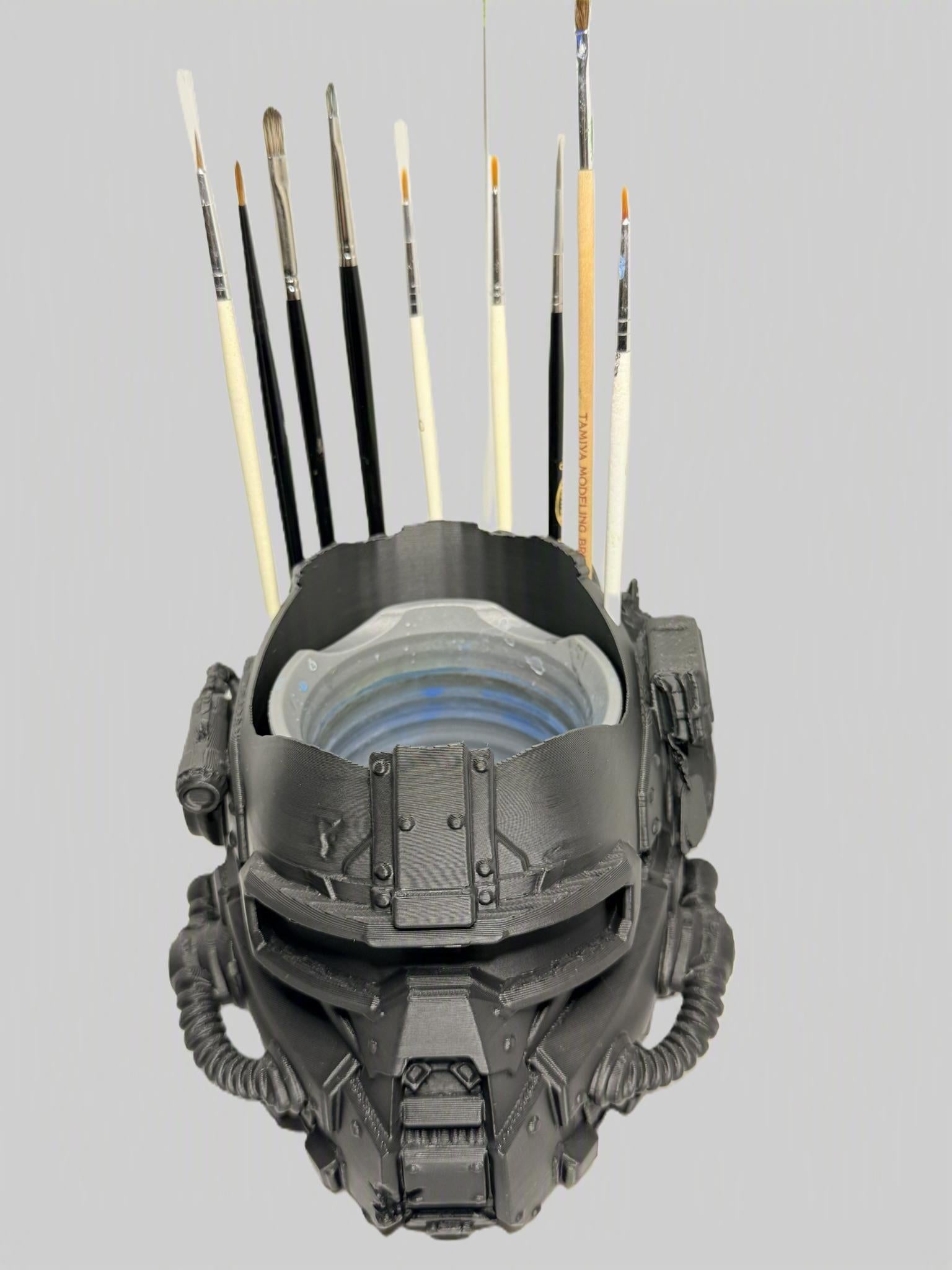 Grimdark Military Survivor Brush Holder & Water Pot – Post‑Apocalyptic Art Station Upgrade